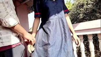 गांव से आई भाभी को बाहर घुमाने के बहाने देवर ने बाहर लेकर चोद दिया Play Now