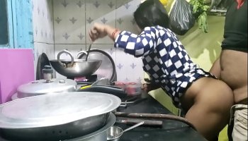 Best गाव से आही मेड को कुछ पत्ता नही था तो मालिक ने उसी का फायदा उटाया और मेड को चोद दिया(हिन्दी क्लीयर ऑडियो)