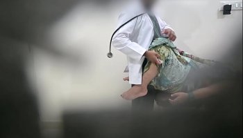 Telugu Andhra Doctor Satisfying Sexual Desire From A Patient Lady Uncensored Clip