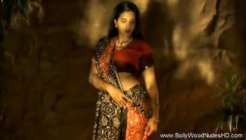 Hottest Married Bhabhi Lover Turns To Dancer Must Watch