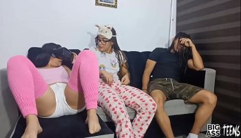 Pervertida Hermanastra Le Gusta Mamar Polla Y Follar A Su Hermanastro  Le Entrega Su Culo Y Se Corre En Coño Caliente Concha Fucked Hard
